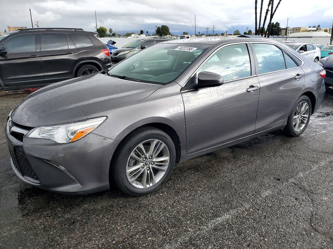 منظر 2016 TOYOTA CAMRY SE، زاوية 1
