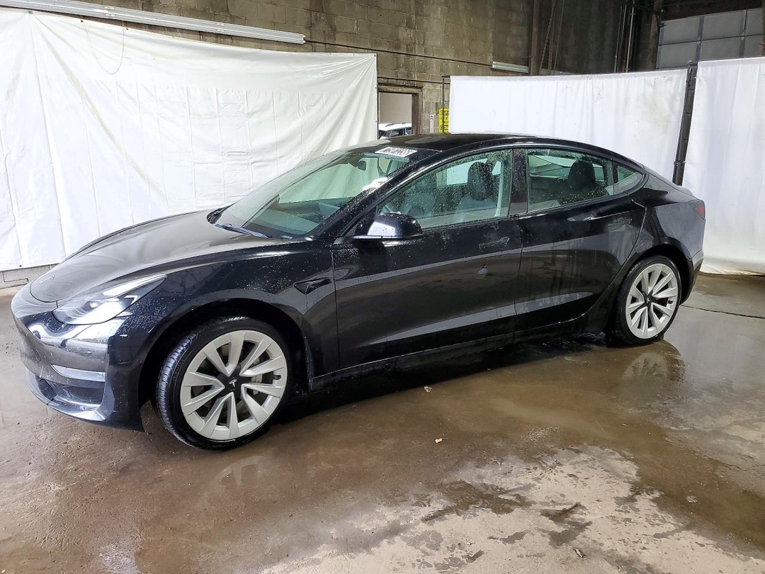 Vue de 2022 TESLA MODEL 3, angle 1