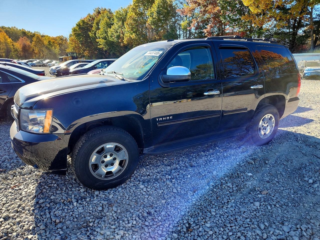Vue de 2012 CHEVROLET TAHOE K1500 LT, angle 1