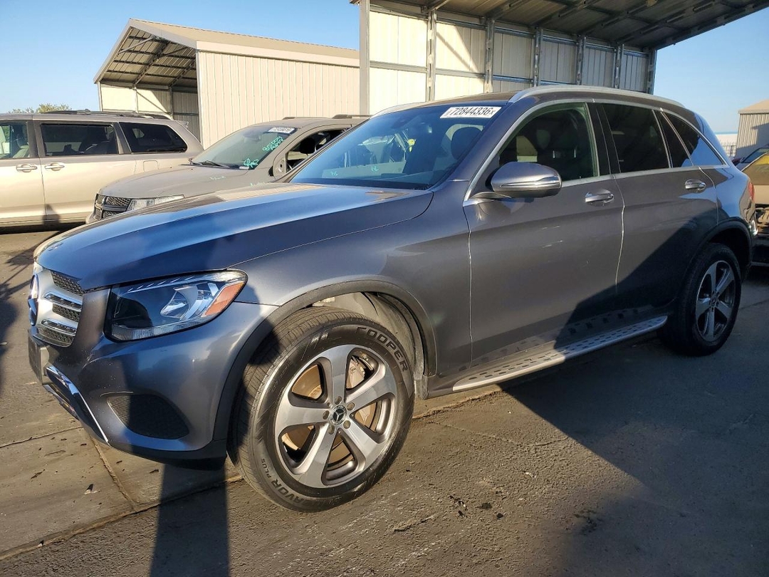 منظر 2018 MERCEDES-BENZ GLC 300، زاوية 1