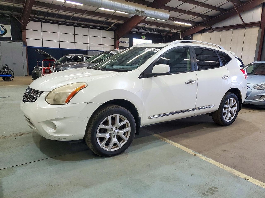 Vue de 2011 NISSAN ROGUE S, angle 1