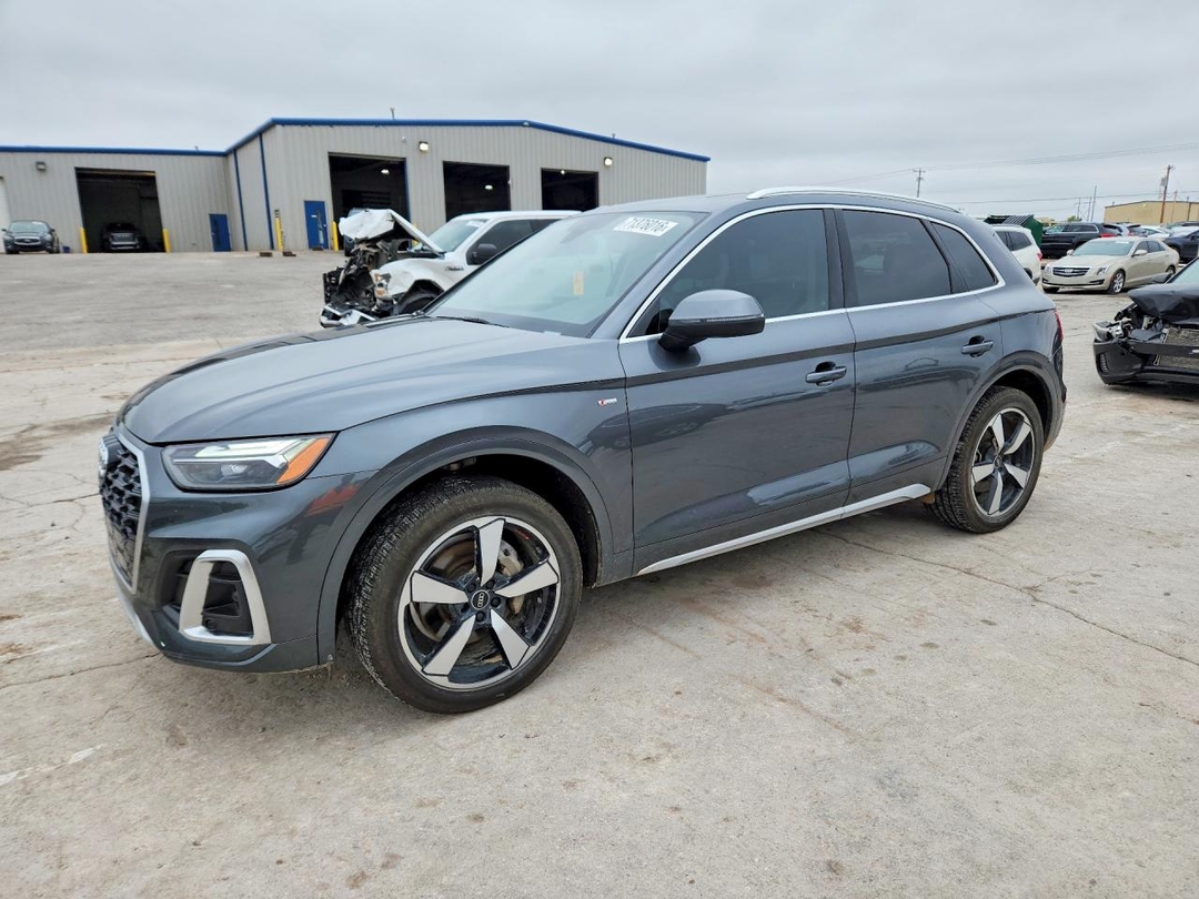 منظر 2022 AUDI Q5 PREMIUM PLUS 45، زاوية 1