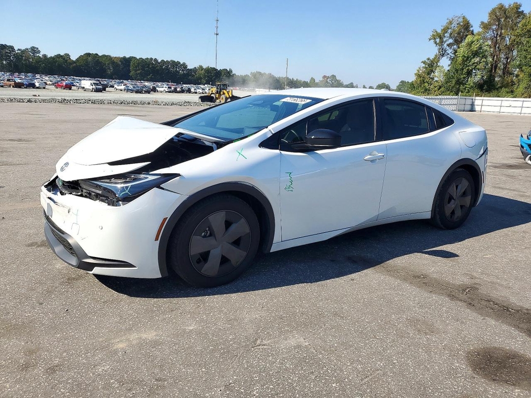 Vista de 2025 TOYOTA PRIUS LE, ángulo 1