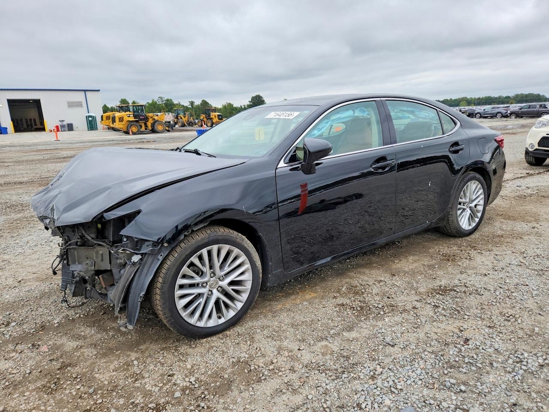 Вид 2016 LEXUS ES 350, угол 1
