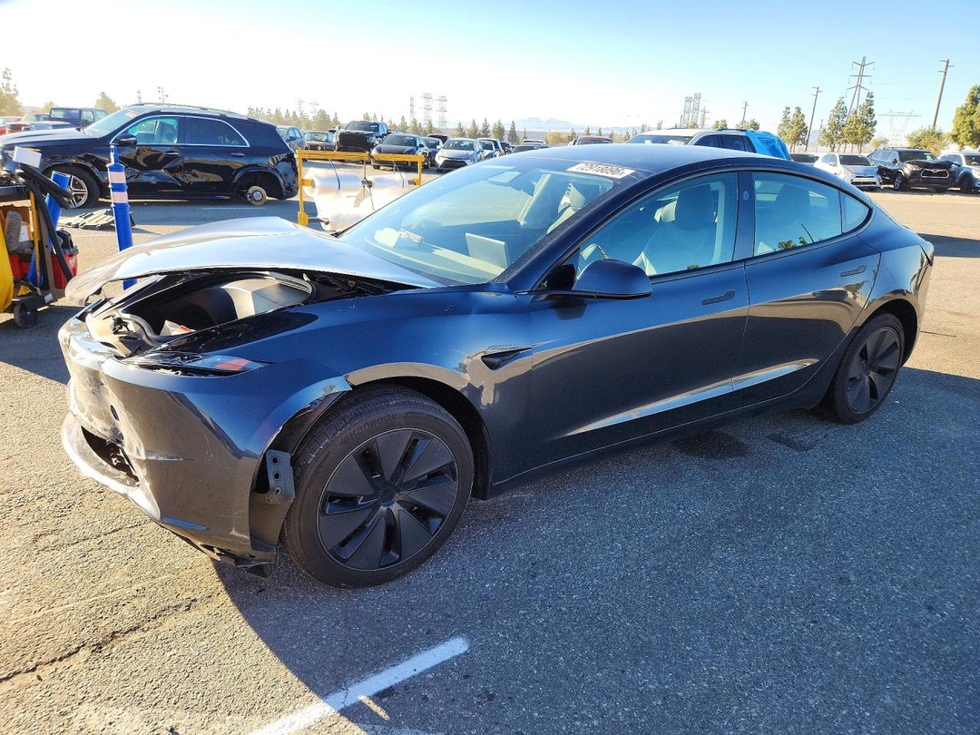 Vue de 2025 TESLA MODEL 3, angle 1
