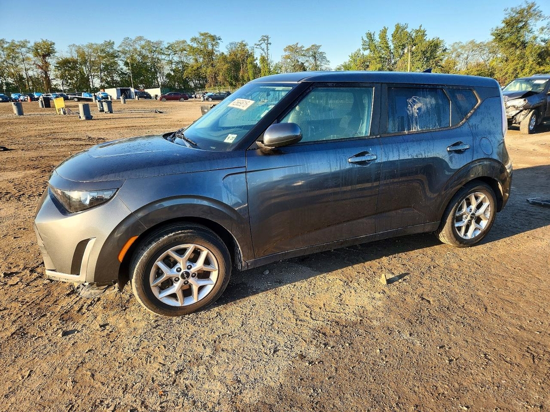 Вид 2023 KIA SOUL LX, угол 1