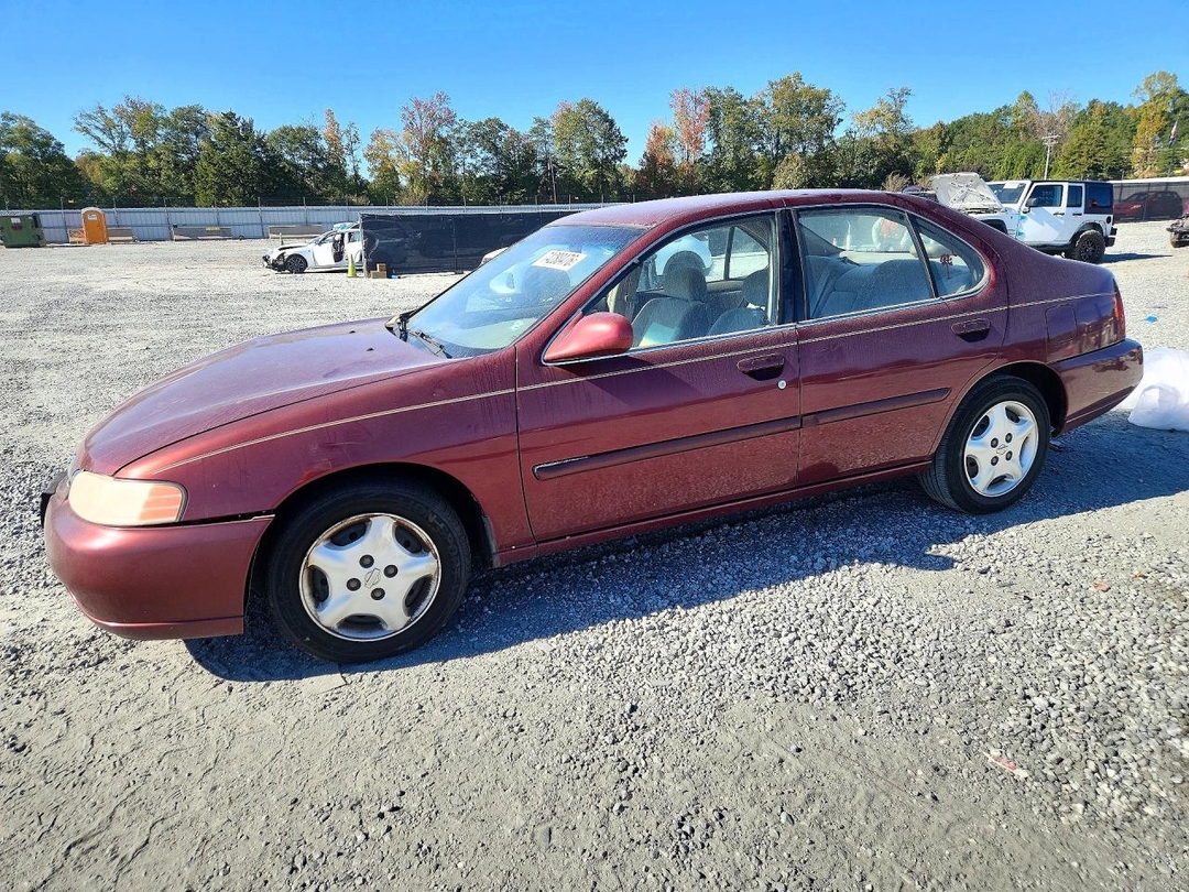 Вид 2000 NISSAN ALTIMA XE, угол 1