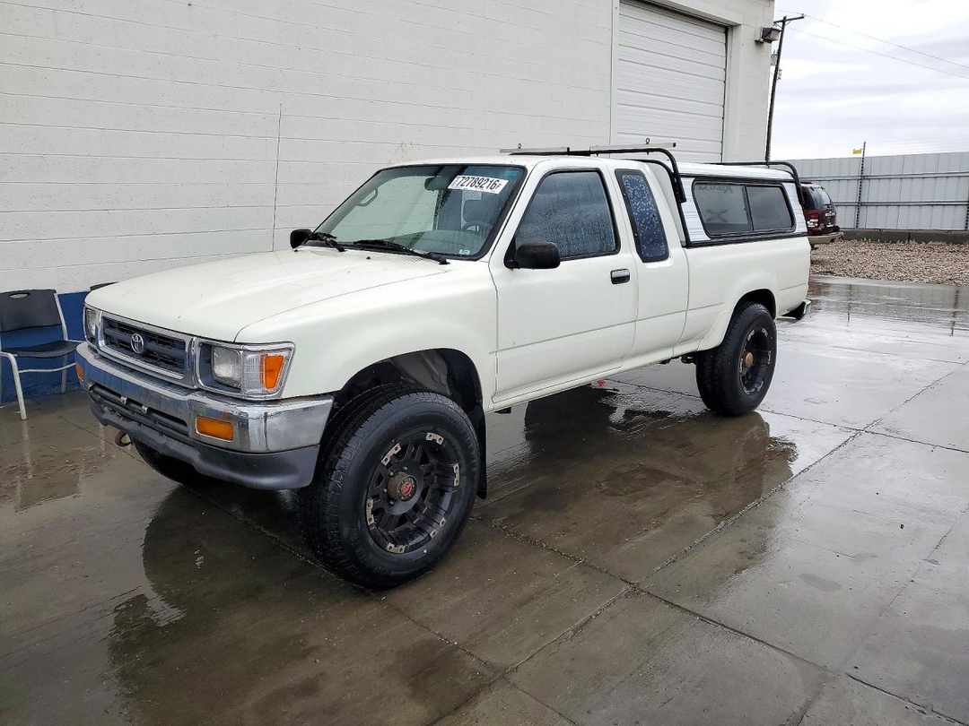 منظر 1993 TOYOTA PICKUP DELUXE، زاوية 1