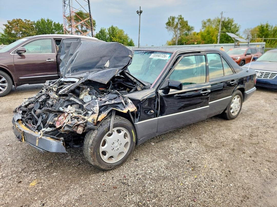 Vista de 1994 MERCEDES-BENZ E 420, ángulo 1