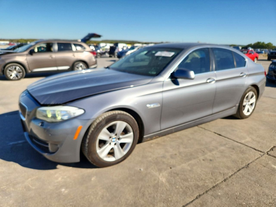 منظر 2012 BMW 528 I، زاوية 1