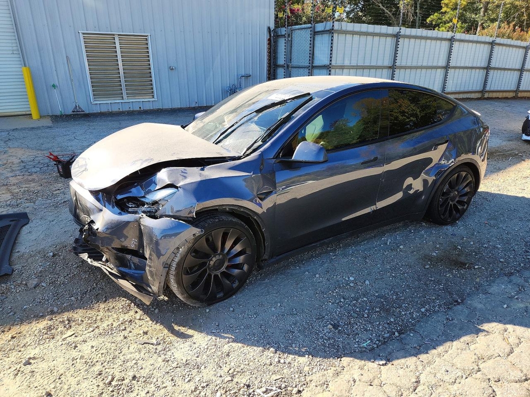 Vue de 2023 TESLA MODEL Y, angle 1