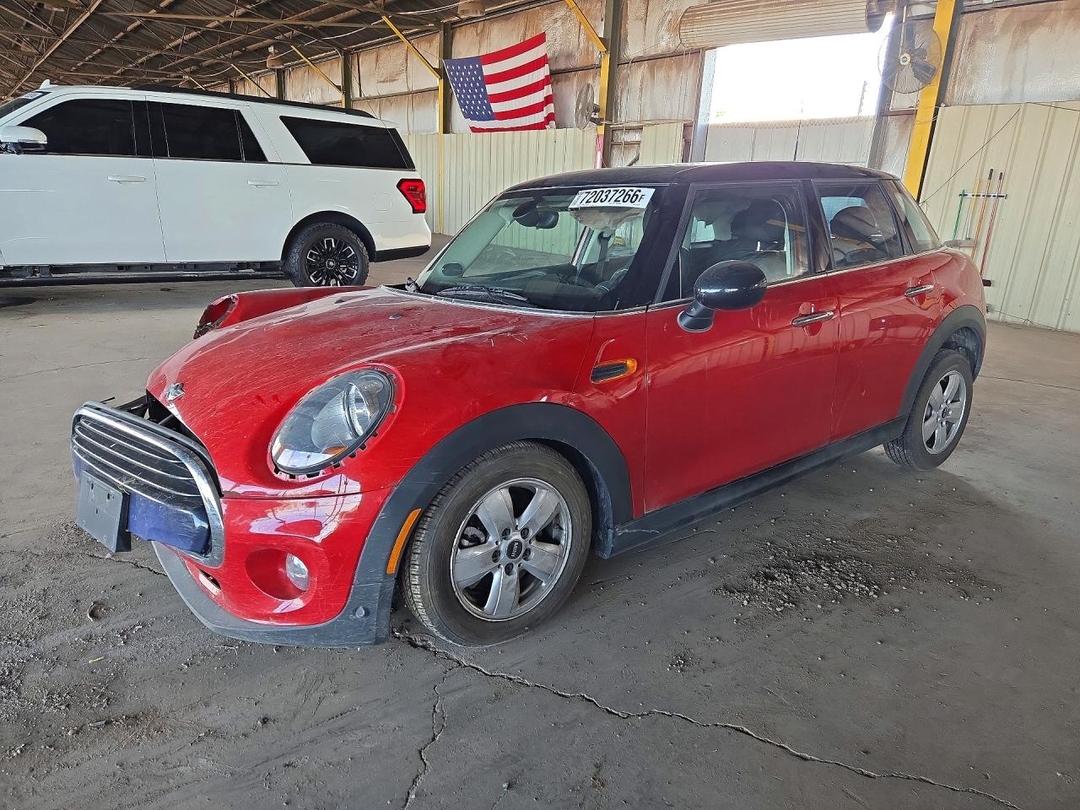 Vue de 2017 MINI COOPER, angle 1