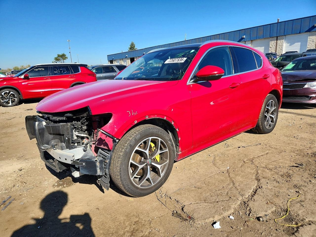 Vue de 2021 ALFA ROMEO STELVIO TI, angle 1