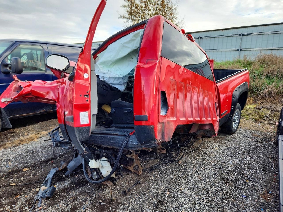 Вид 2010 CHEVROLET SILVERADO C1500, угол 1