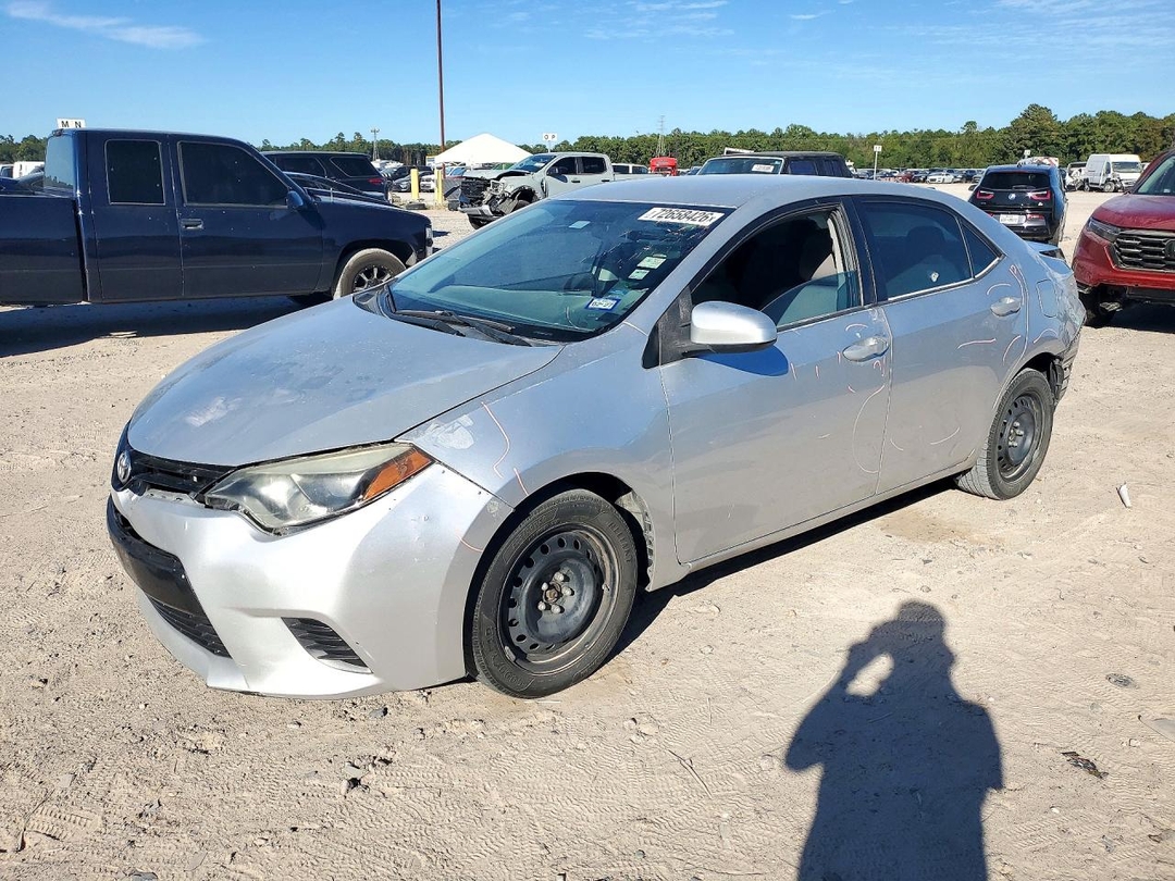 Vista de 2016 TOYOTA COROLLA LE, ángulo 1