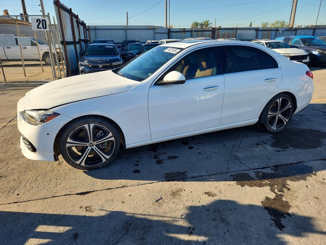 منظر 2022 MERCEDES-BENZ C 300، زاوية 1