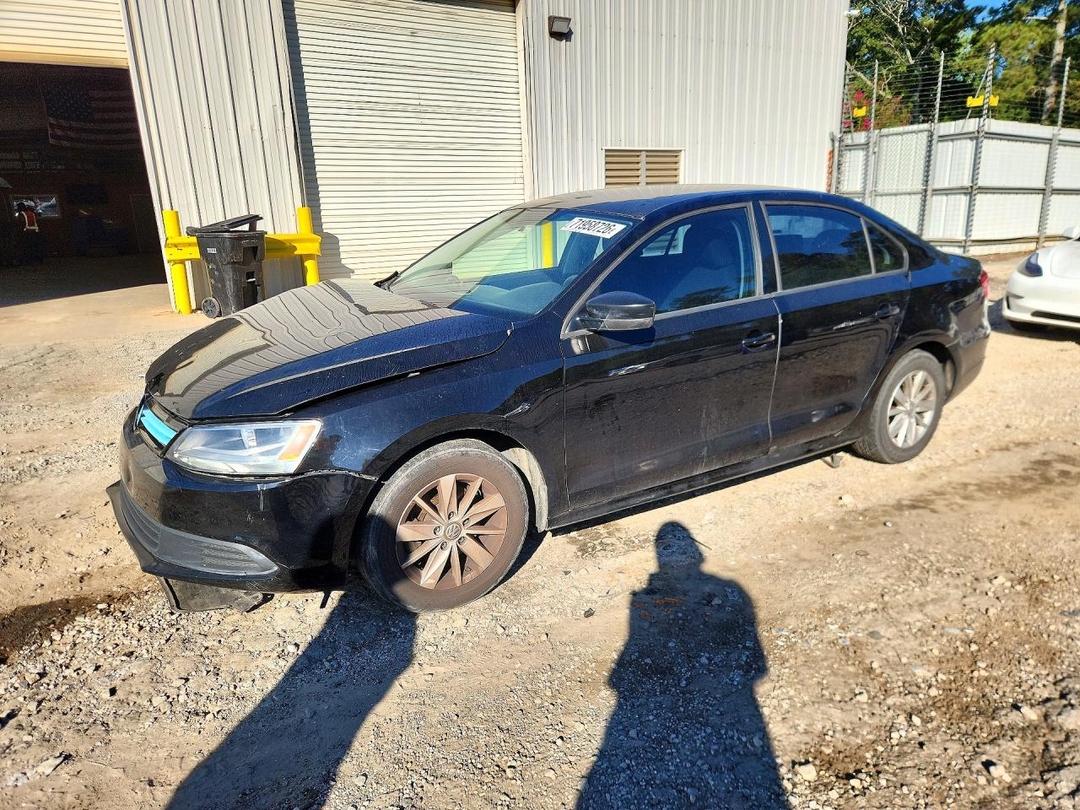 Vue de 2013 VOLKSWAGEN JETTA BASE, angle 1
