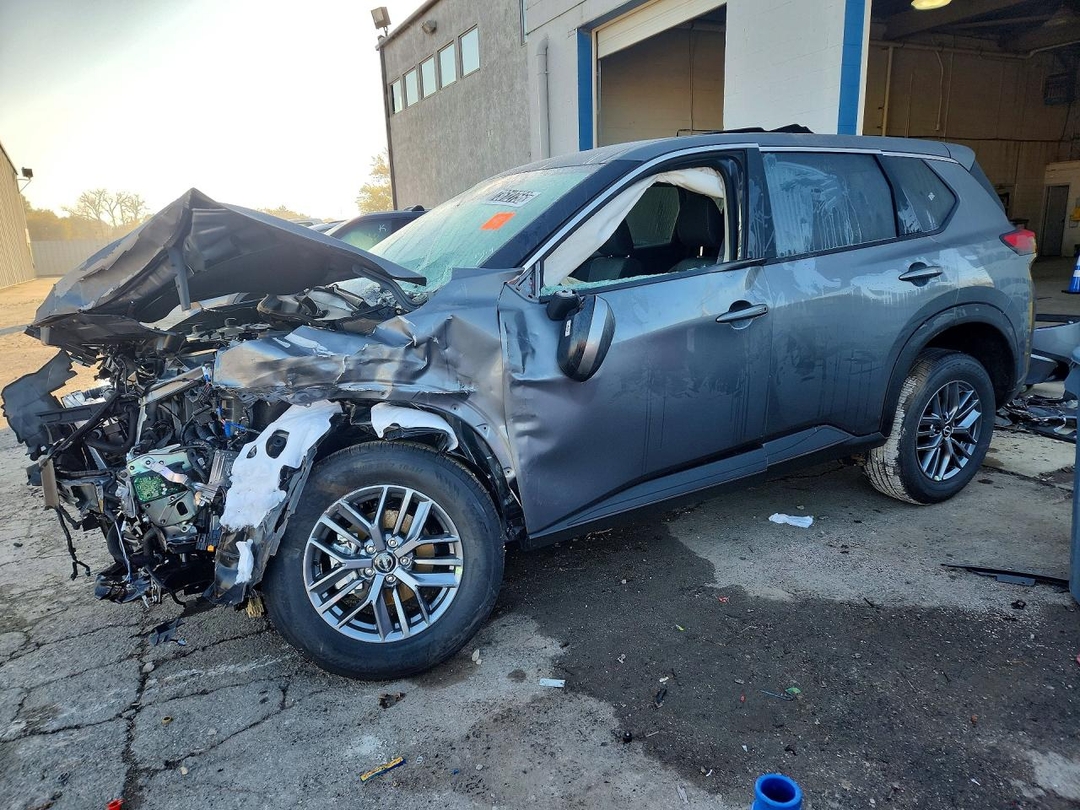 Вид 2027 NISSAN ROGUE SV, угол 1
