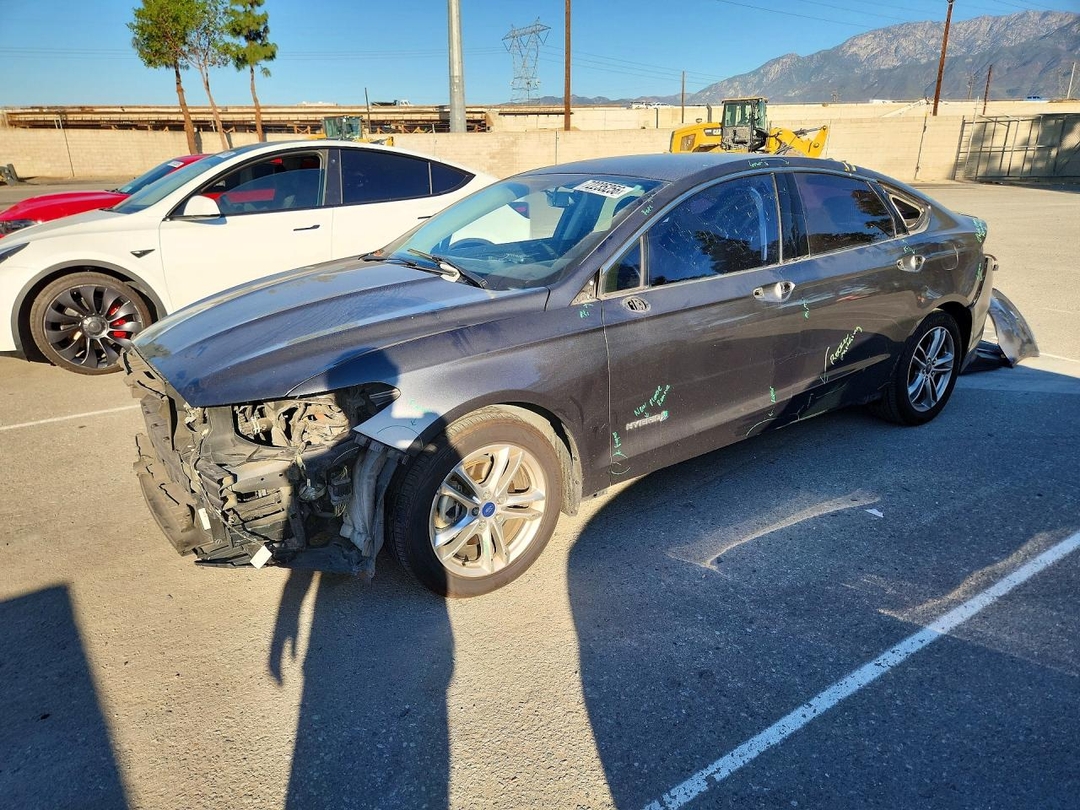 Вид 2015 FORD FUSION TITANIUM HEV, угол 1
