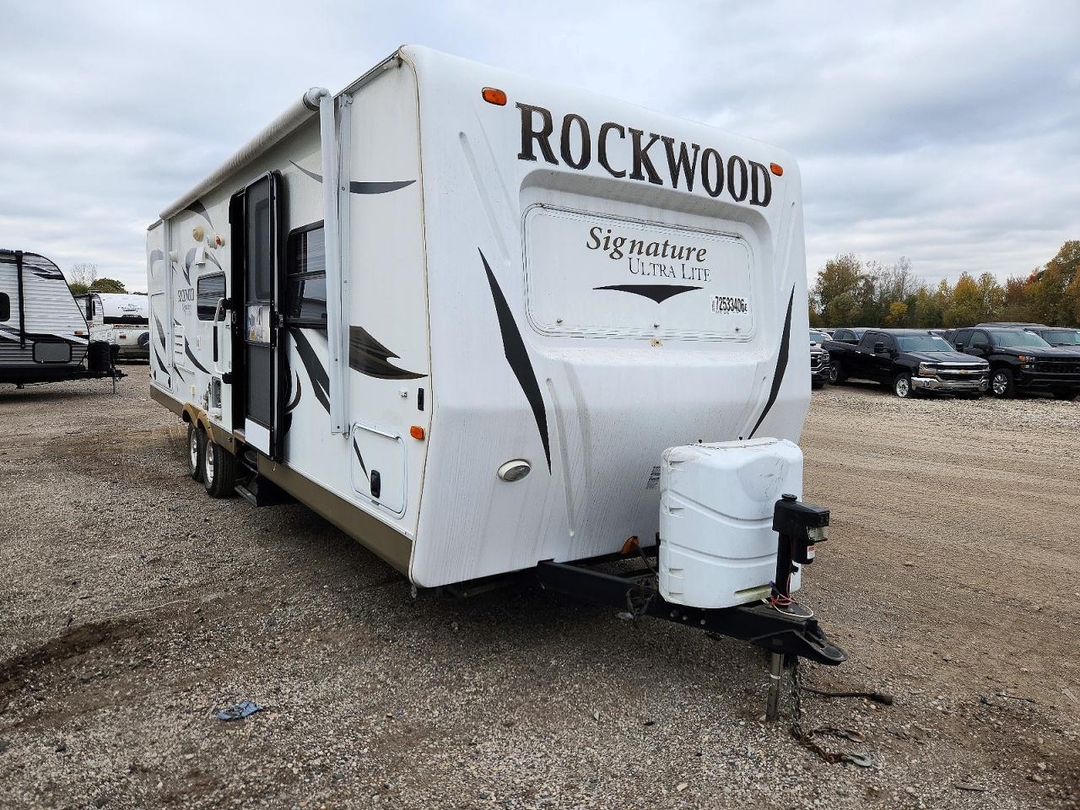 Вид 2013 FOREST RIVER ROCKWOOD SIGNATURE CAMPER, угол 1