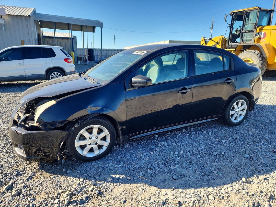 منظر 2012 NISSAN SENTRA 2.0، زاوية 1