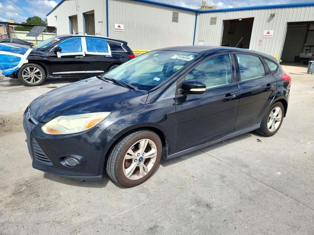 منظر 2014 FORD FOCUS SE، زاوية 1