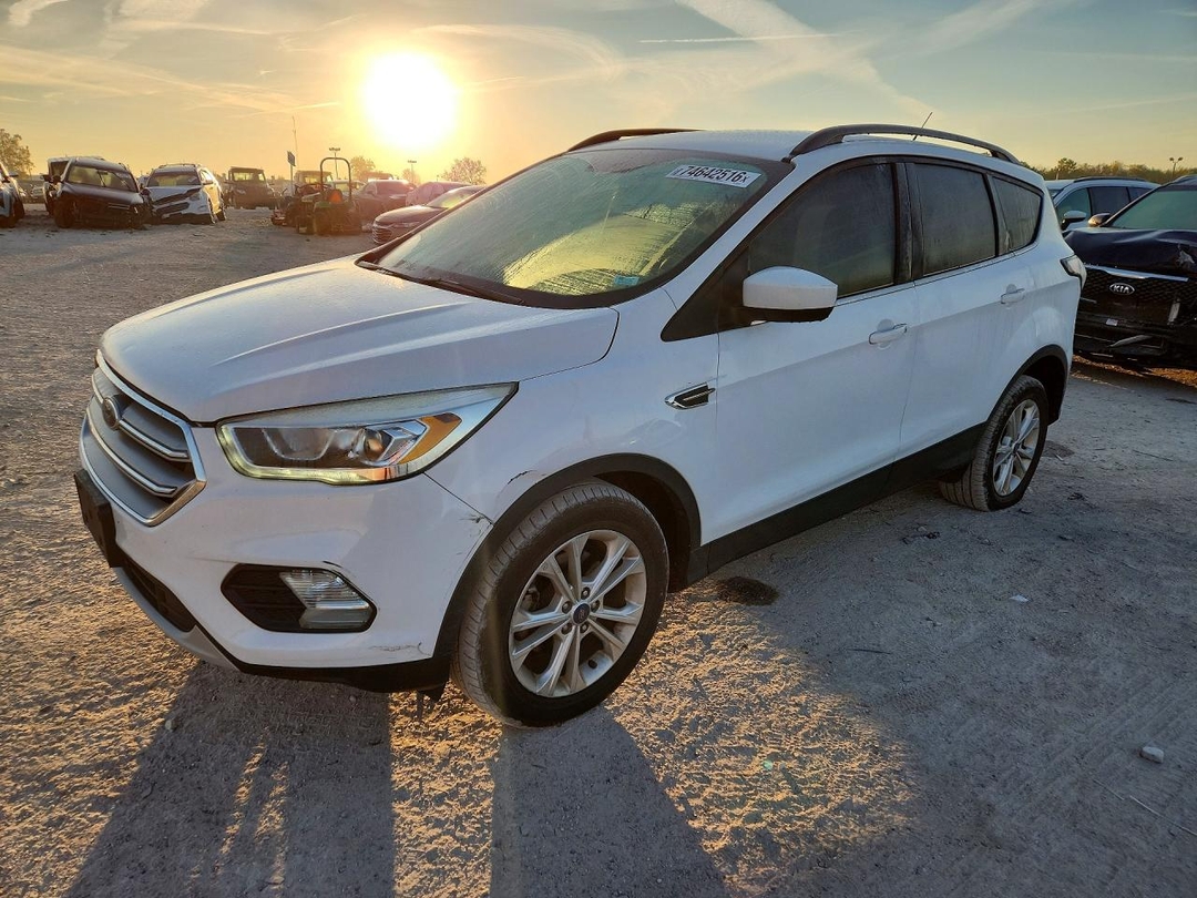 Vue de 2017 FORD ESCAPE SE, angle 1