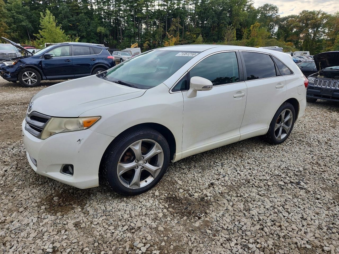 منظر 2013 TOYOTA VENZA LE، زاوية 1