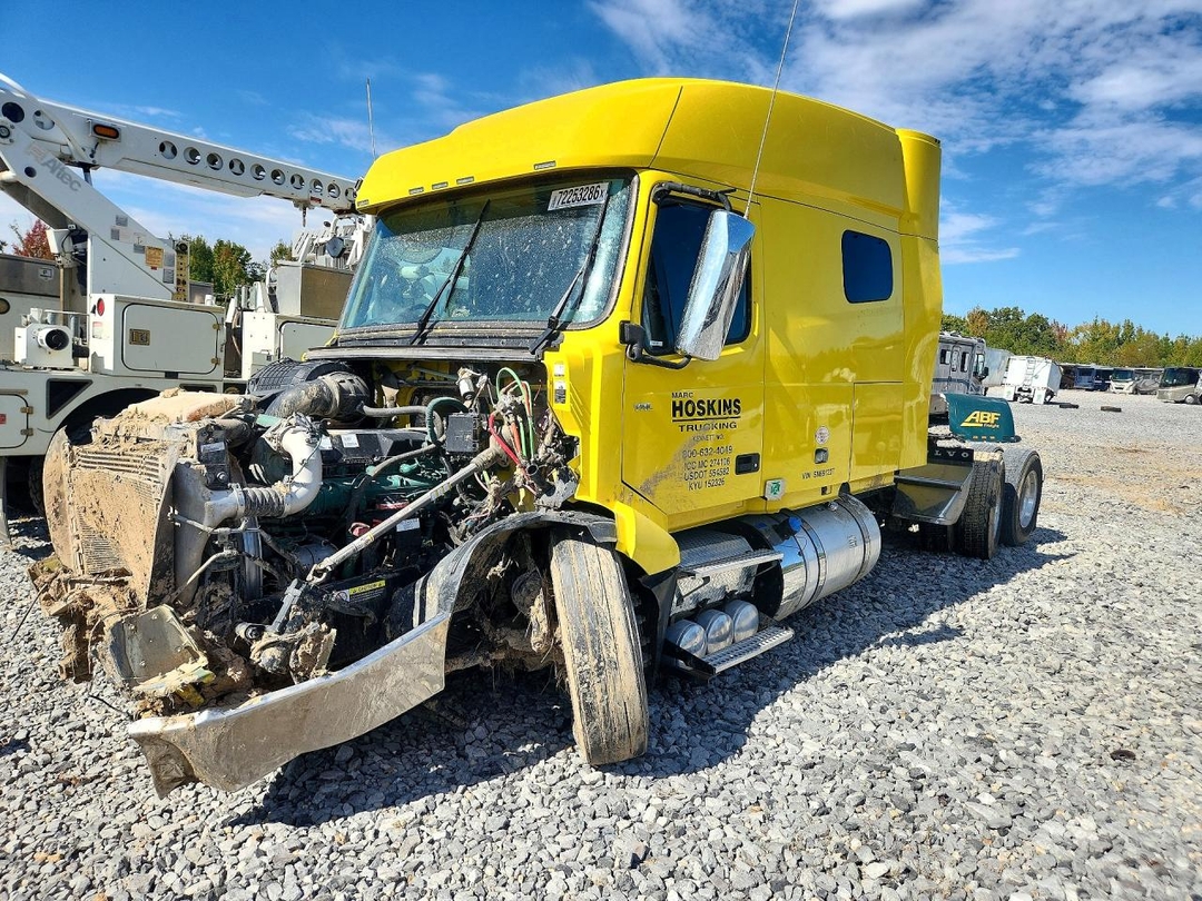 منظر 2025 VOLVO VNL SEMI TRUCK، زاوية 1