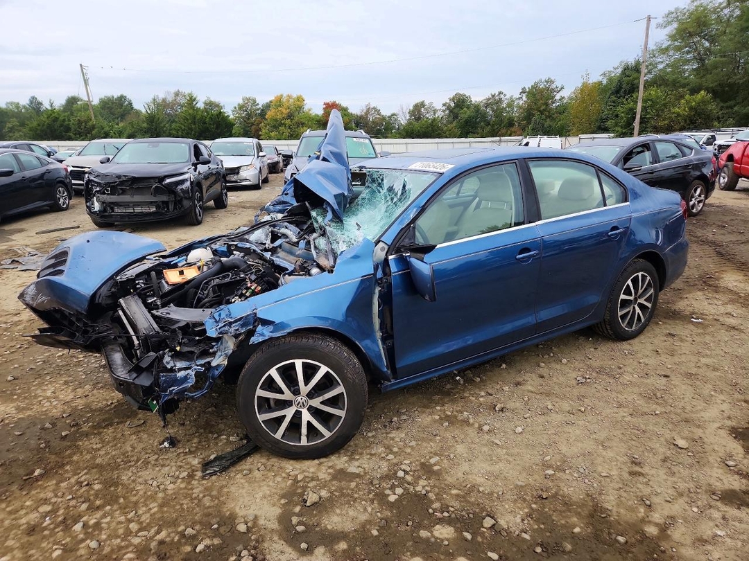 Vue de 2017 VOLKSWAGEN JETTA SE, angle 1