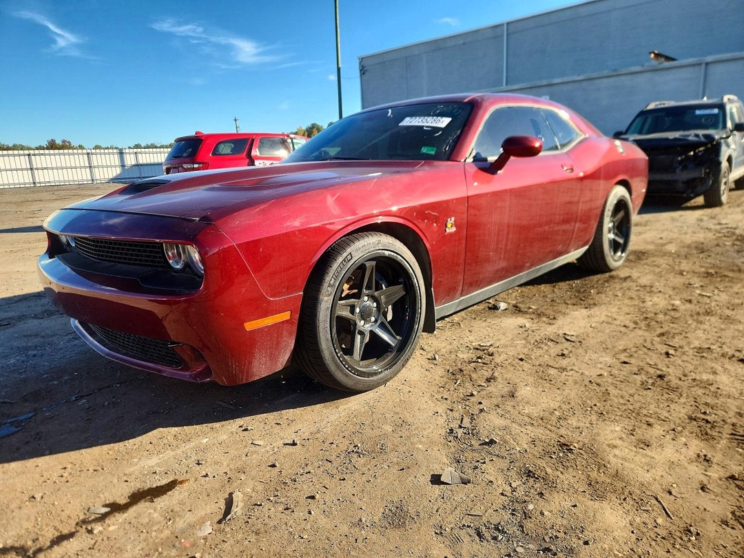 Vue de 2021 DODGE CHALLENGER R/T SCAT PACK, angle 1
