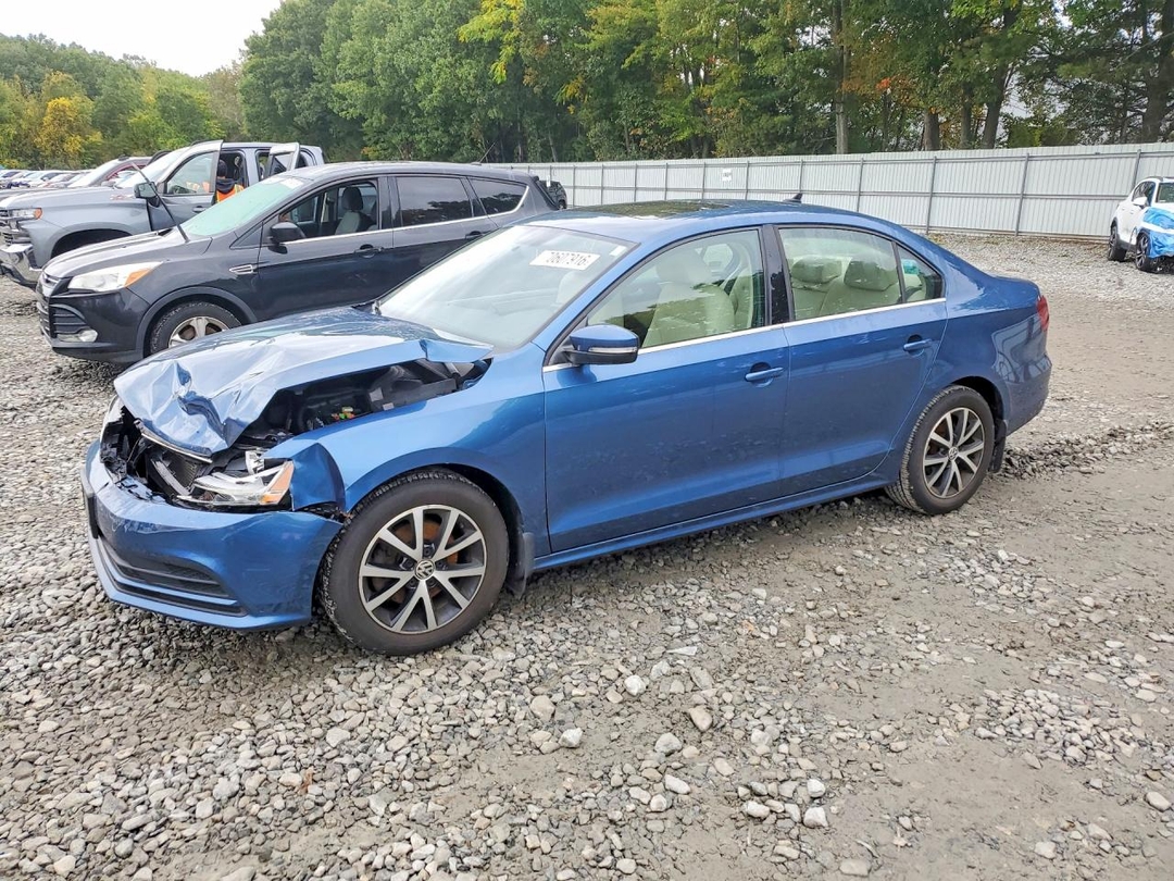 منظر 2017 VOLKSWAGEN JETTA SE، زاوية 1