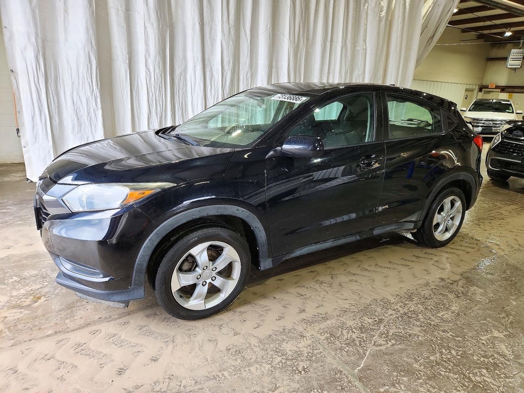 منظر 2016 HONDA HR-V LX، زاوية 1