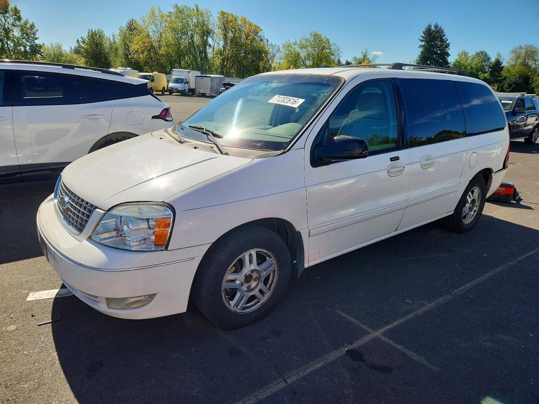 Vue de 2006 FORD FREESTAR SEL, angle 1