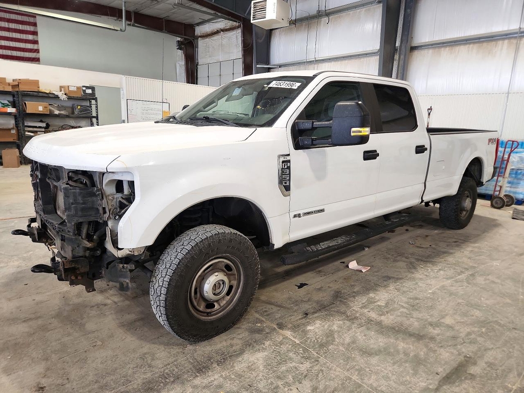 Vue de 2018 FORD F350 SUPER DUTY, angle 1