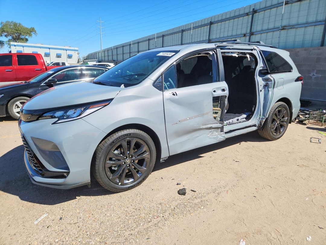 Vista de 2026 TOYOTA SIENNA XSE, ángulo 1