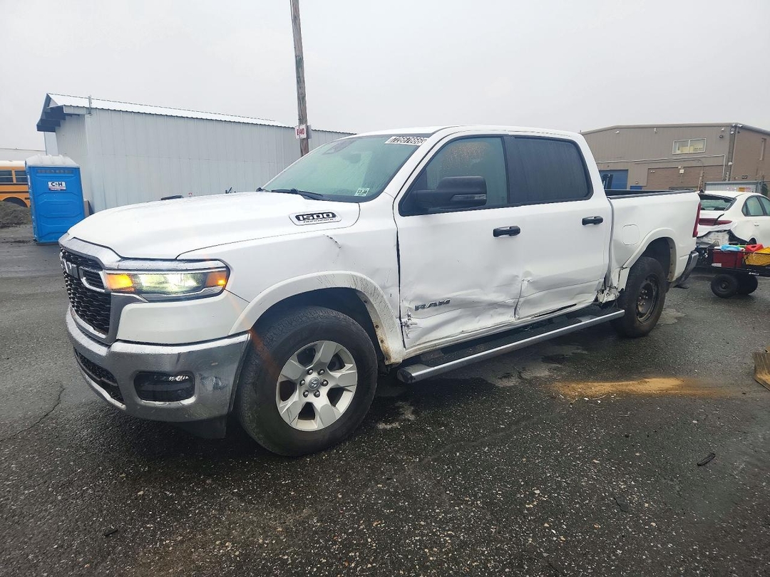Вид 2026 RAM 1500 BIG HORN/LONE STAR, угол 1