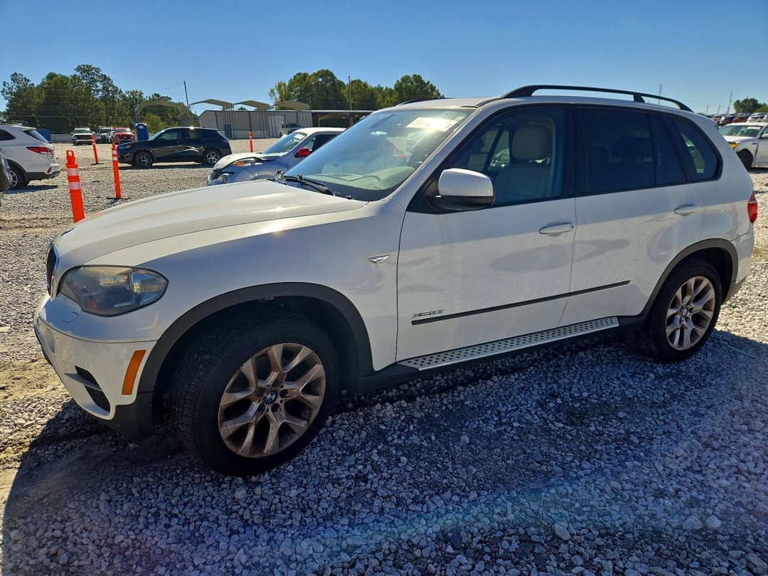 Vue de 2012 BMW X5 XDRIVE35I, angle 1