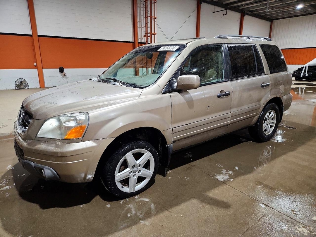 Vue de 2005 HONDA PILOT EXL, angle 1