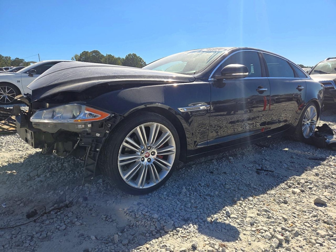 Vue de 2015 JAGUAR XJL PORTFOLIO, angle 1
