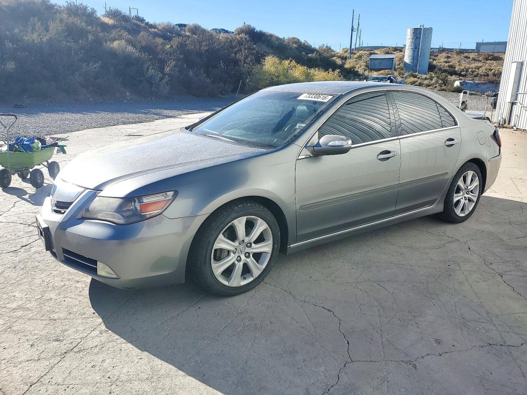 Вид 2010 ACURA RL, угол 1