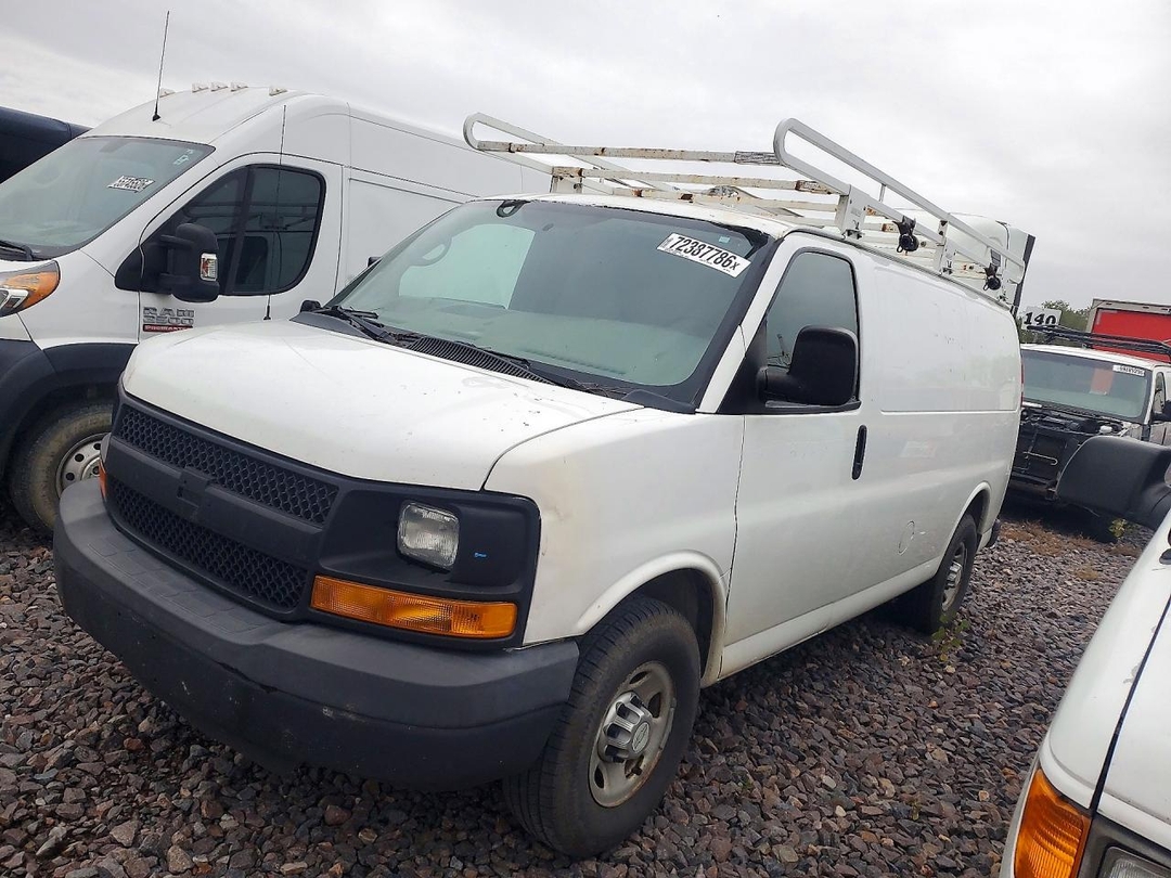 Вид 2014 CHEVROLET EXPRESS G2500, угол 1