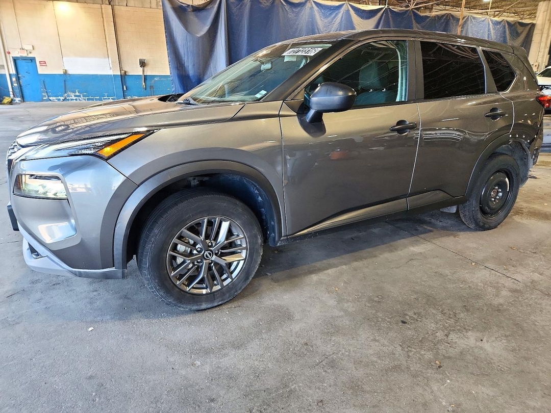 Вид 2023 NISSAN ROGUE S, угол 1