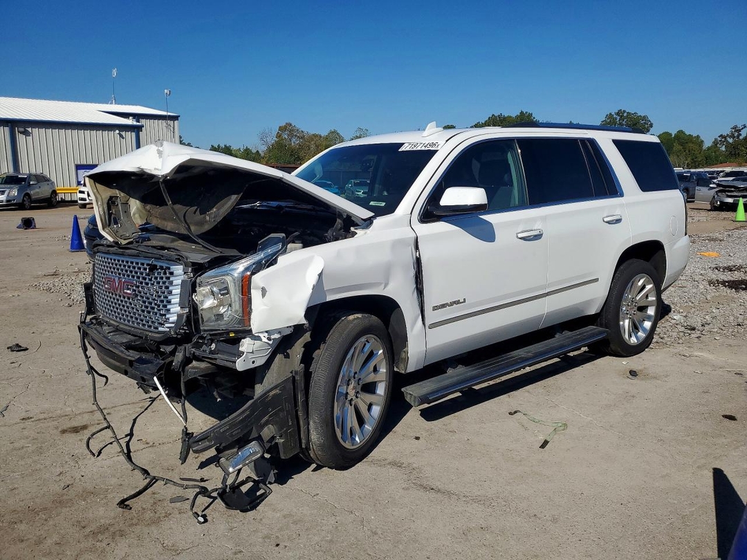 Vue de 2015 GMC YUKON DENALI, angle 1