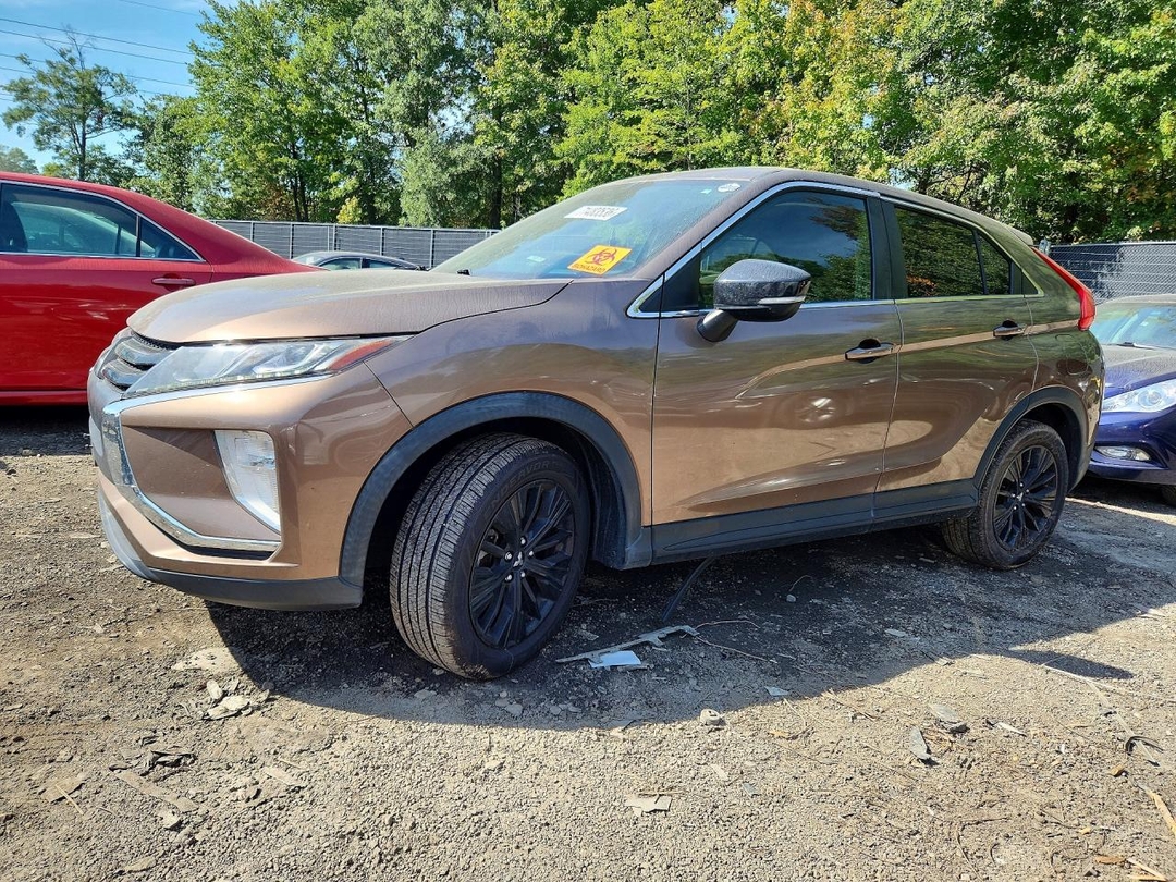 Vue de 2018 MITSUBISHI ECLIPSE CROSS LE, angle 1