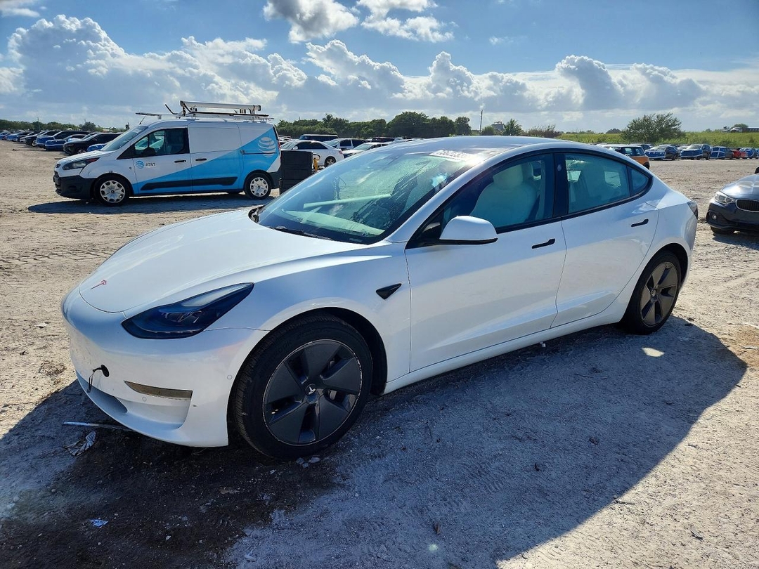 Vista de 2022 TESLA MODEL 3, ángulo 1