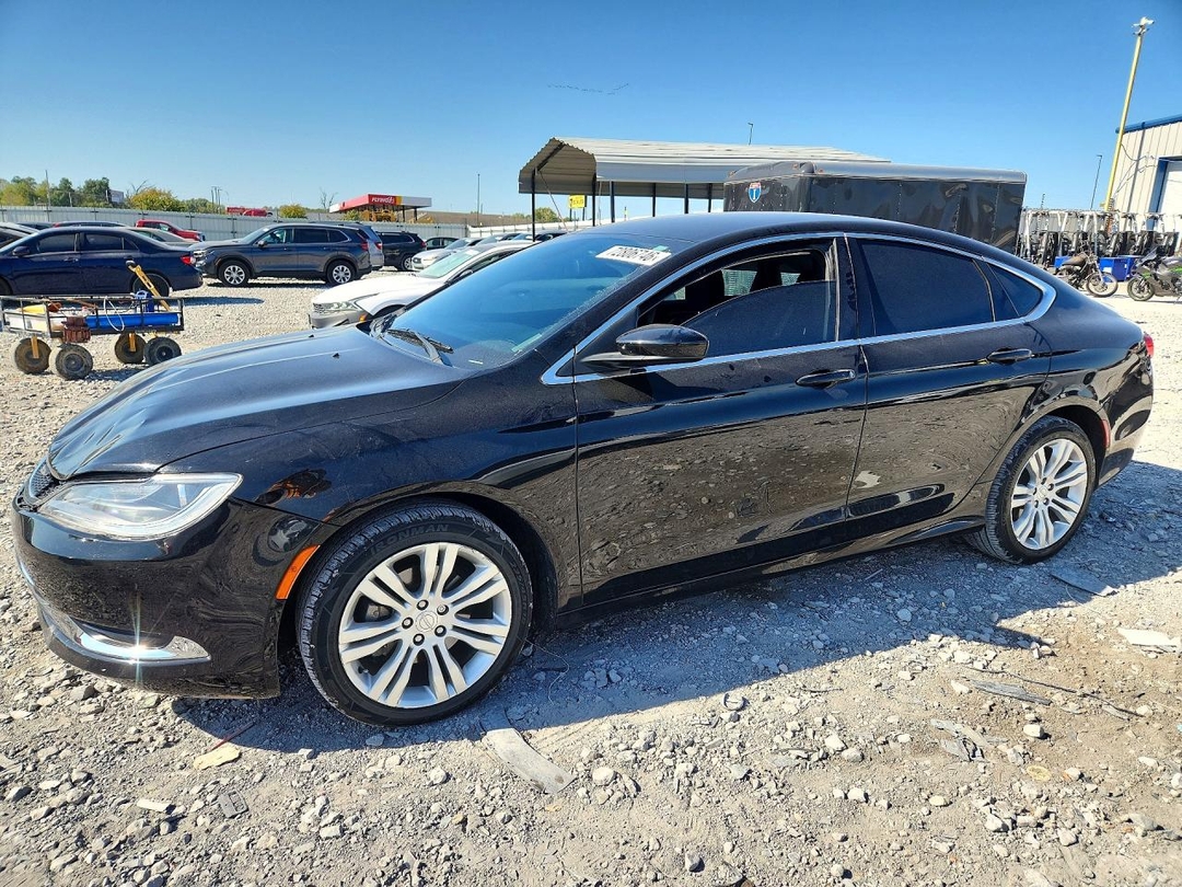 Vue de 2015 CHRYSLER 200 LIMITED, angle 1