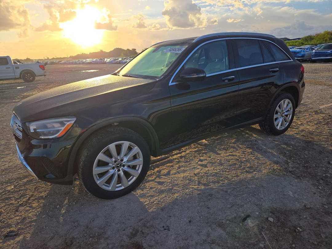 منظر 2020 MERCEDES-BENZ GLC 300، زاوية 1