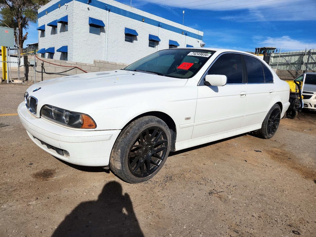 Vue de 2001 BMW 525 I, angle 1