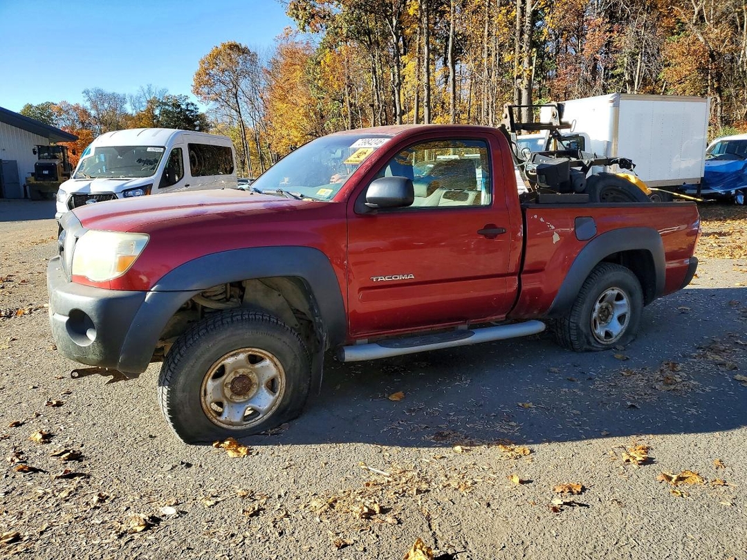 Vue de 2005 TOYOTA TACOMA BASE, angle 1